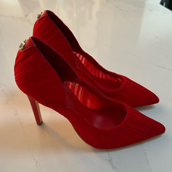 Guess Shoes - Brand new Guess medium red Gabby2 pump